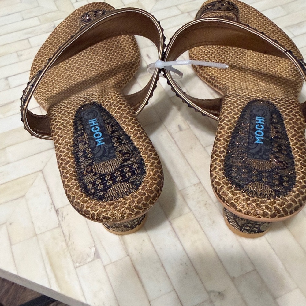 Chic Brown Patterned Heels - Picture 2 of 4